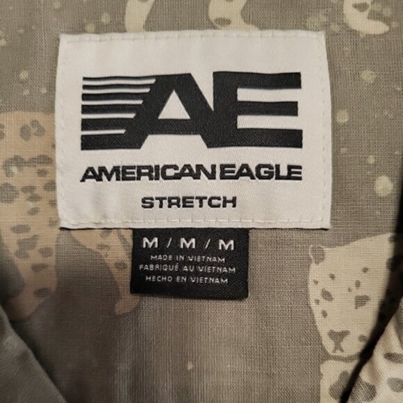 American Eagle Men's Shirt Size M 24/7 Stretch Jaguar Print Button-Up Poolside - Picture 11 of 11